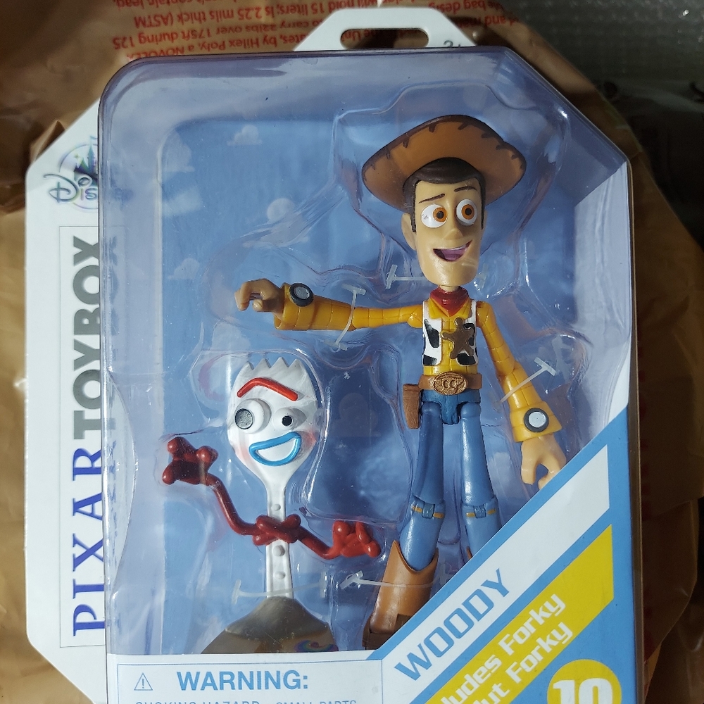 Toy Story 4 Bullseye & Woody Figurines
